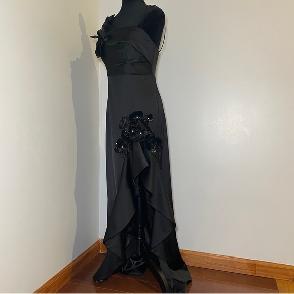 Ungaro- Black Side-Slit Sequin Flower-Embellished Gown Size 4 Evening Gown - Picture 8 of 15